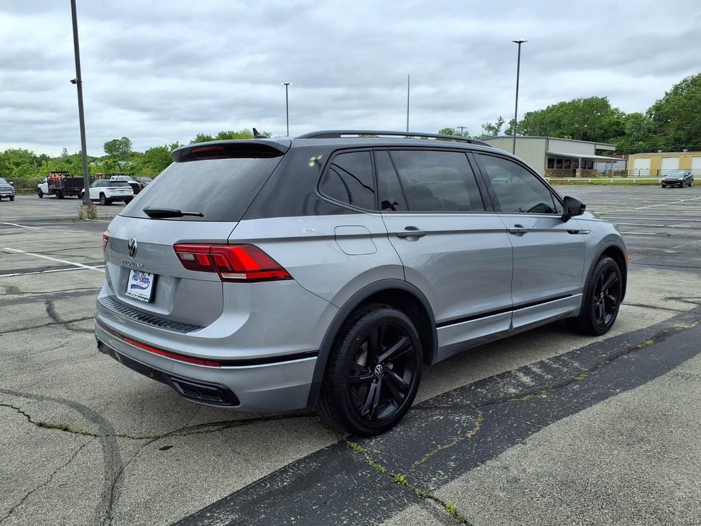 Used 2024 Volkswagen Tiguan SE R-Line FWD image 7