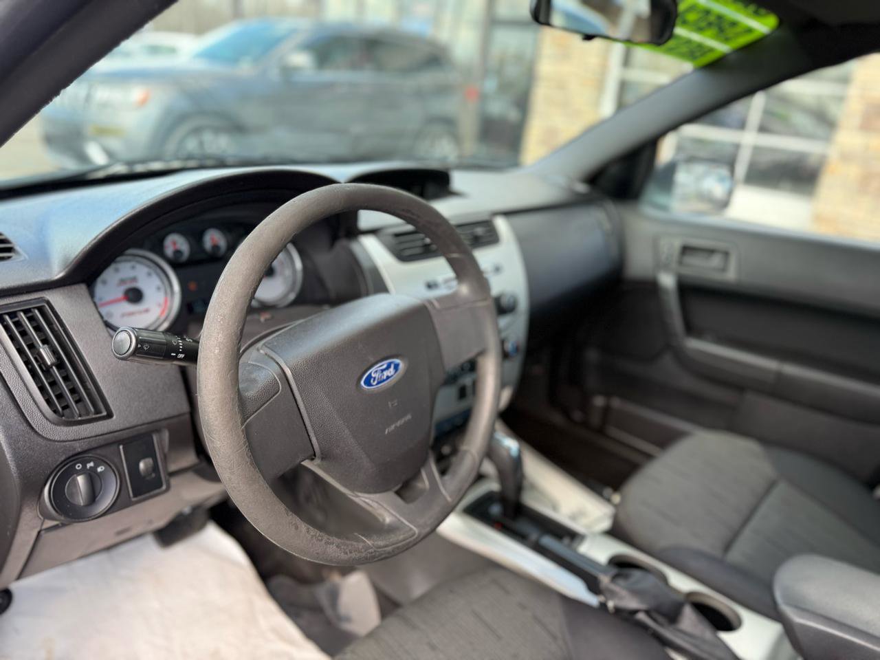 Used 2011 Ford Focus SE image 10