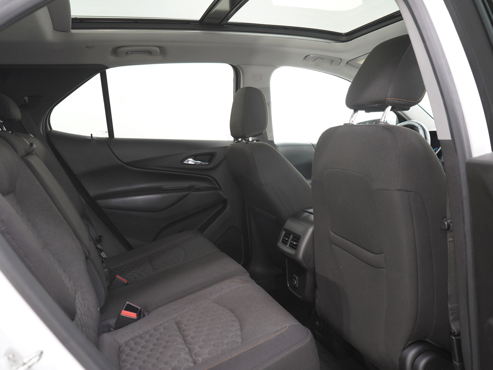 Used 2019 Chevrolet Equinox LT w/ Sun & Navigation Package AWD/4WD image 14