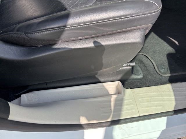 Used 2023 Chrysler Pacifica Touring-L FWD image 39