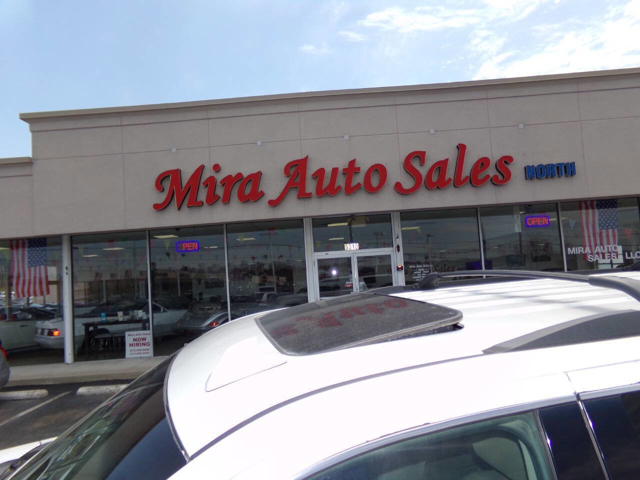 Used 2018 GMC Yukon XL SLT w/ Open Road Package image 5