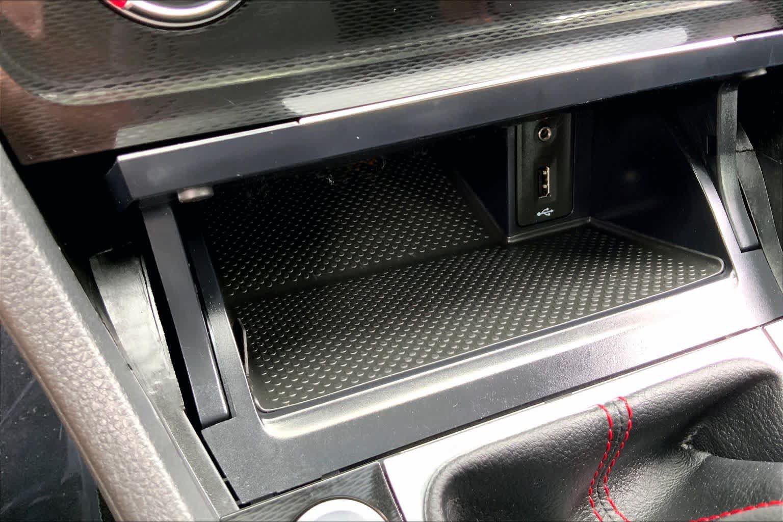 Used 2017 Volkswagen GTI SE FWD image 34