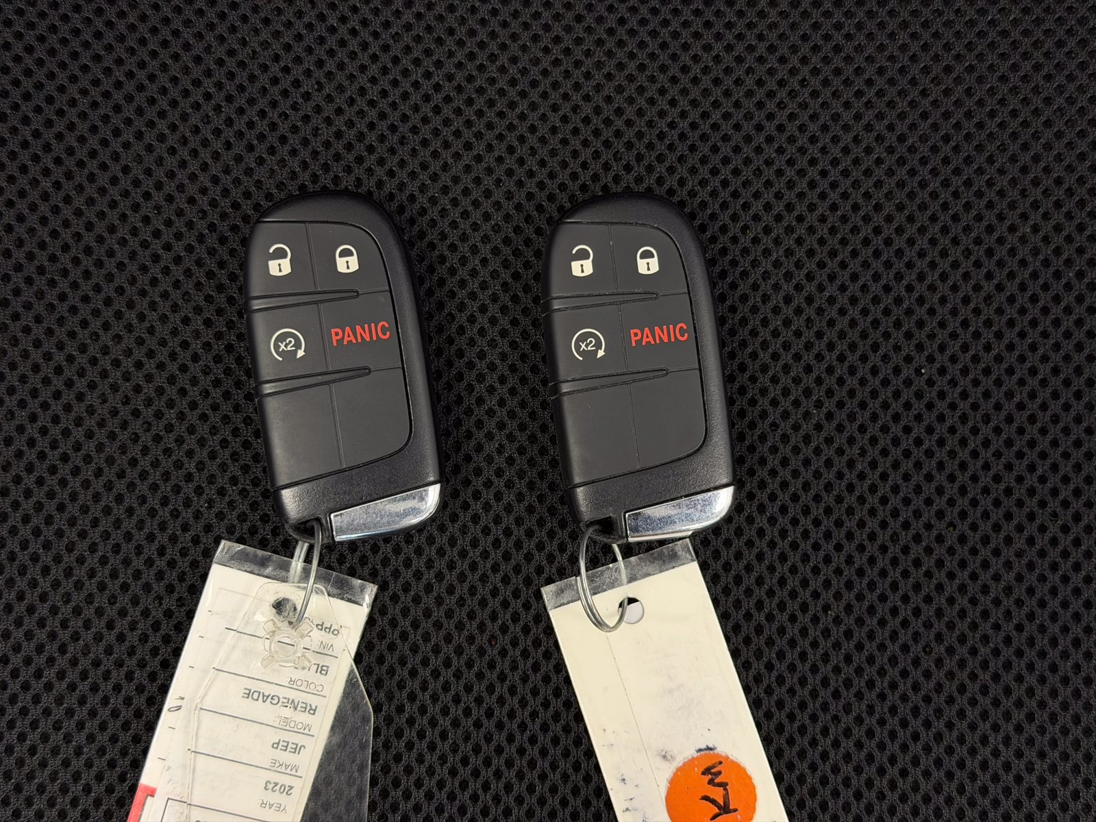 Used 2023 Jeep Renegade Altitude w/ Sun/Sound Group AWD/4WD image 9