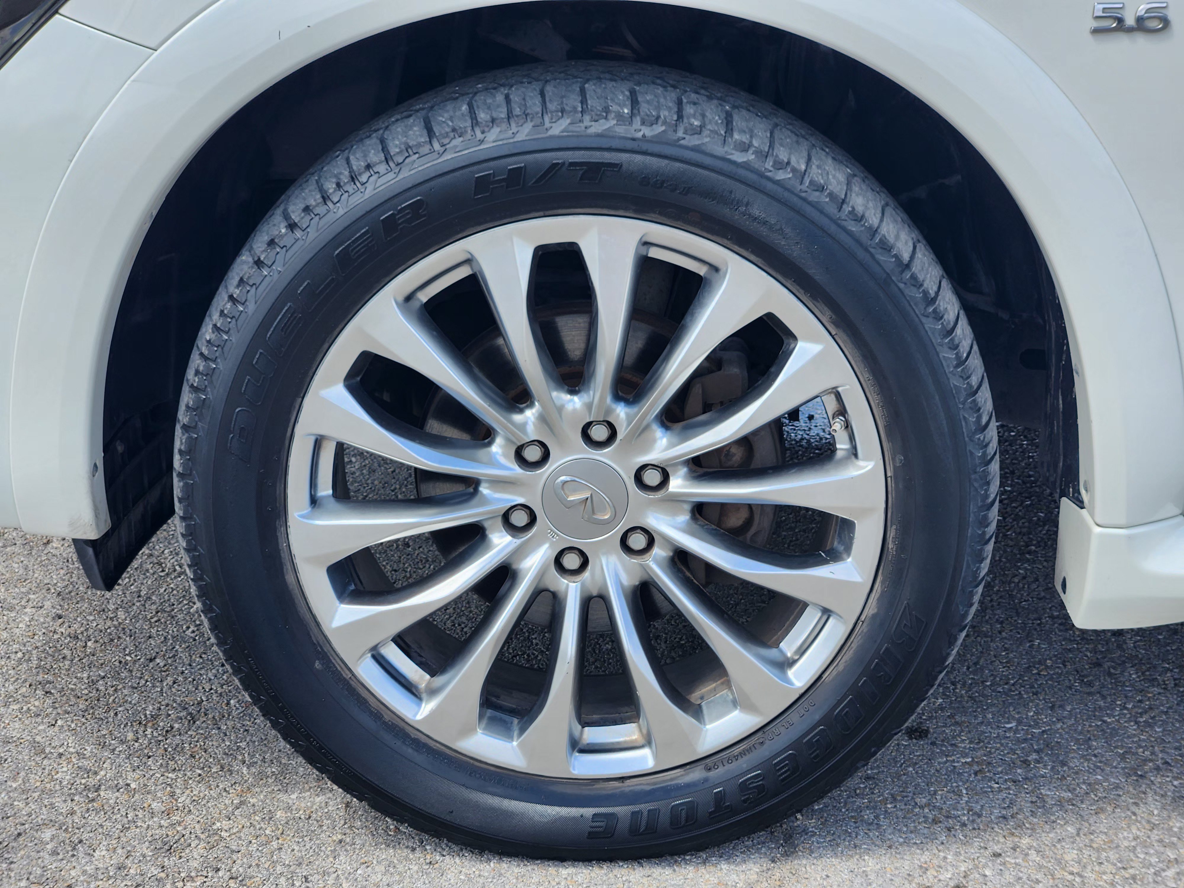 Used 2017 INFINITI QX80 2WD w/ Driver Assistance Package image 10
