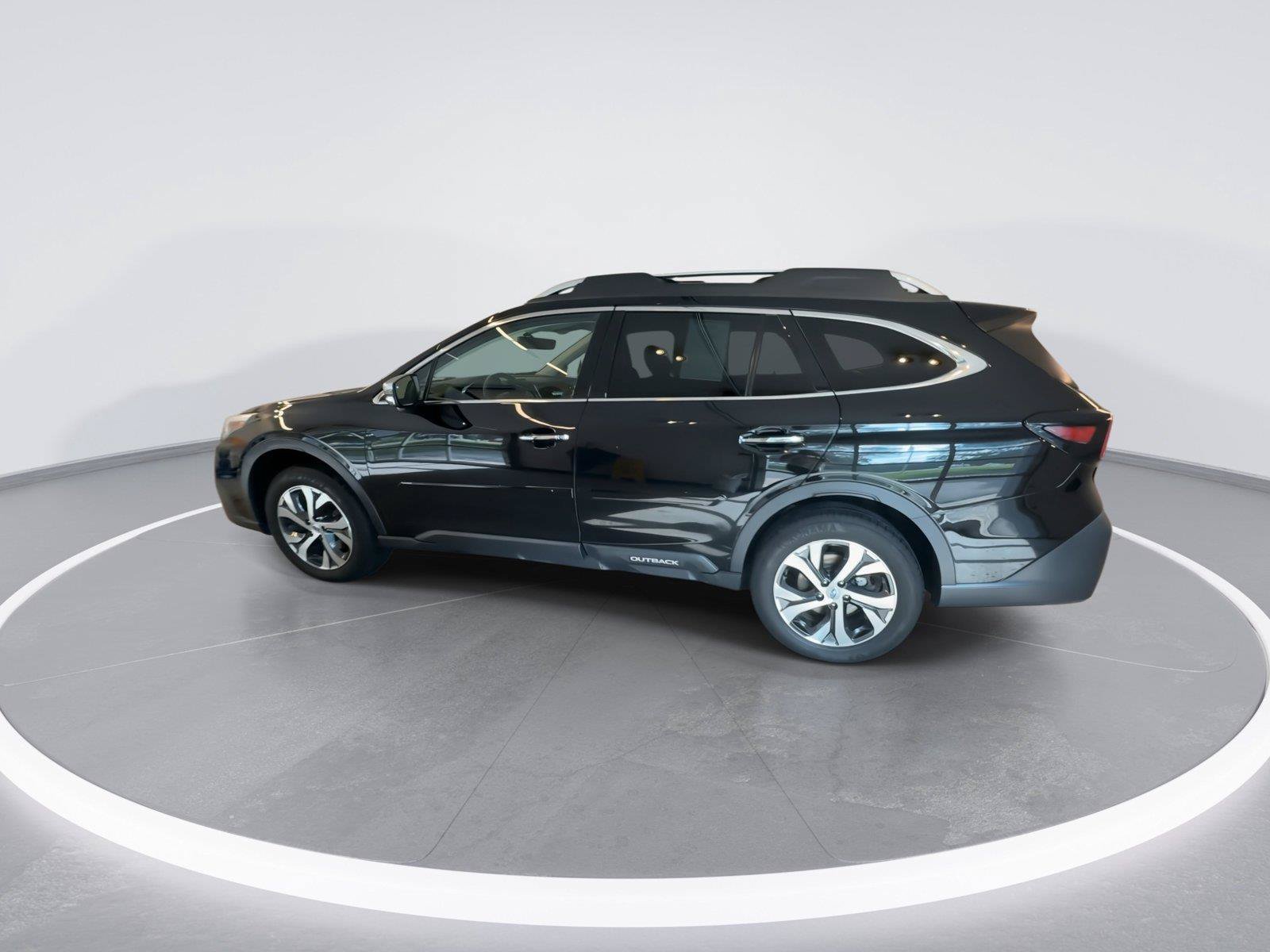 Used 2022 Subaru Outback Touring XT AWD/4WD image 5