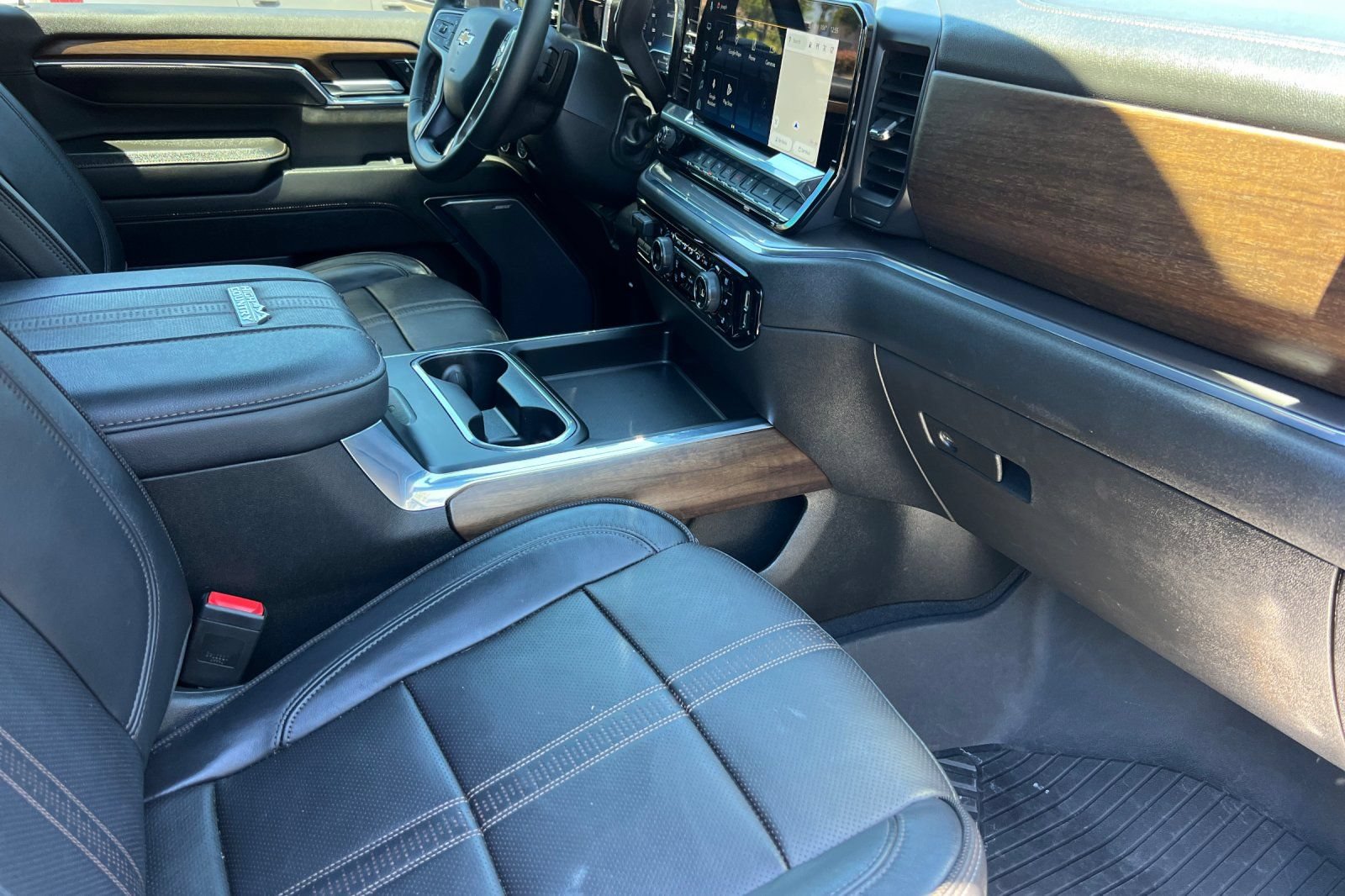 Used 2024 Chevrolet Silverado 2500 High Country AWD/4WD image 16