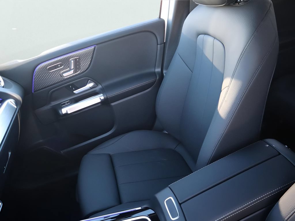New 2026 Mercedes-Benz GLB 250 4MATIC image 34