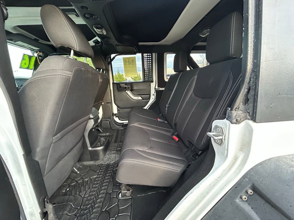 Used 2016 Jeep Wrangler Unlimited Rubicon image 26