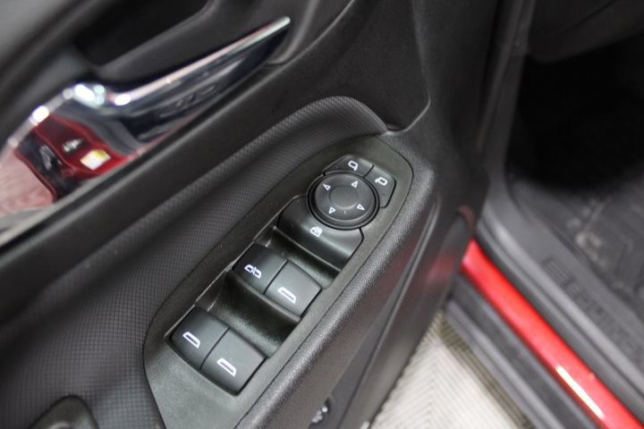 Used 2023 Chevrolet Equinox RS w/ RS Leather Package AWD/4WD image 17