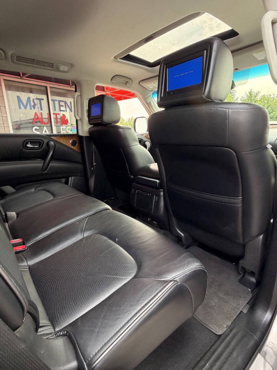 Used 2014 INFINITI QX80 4WD w/ Theater Package image 18