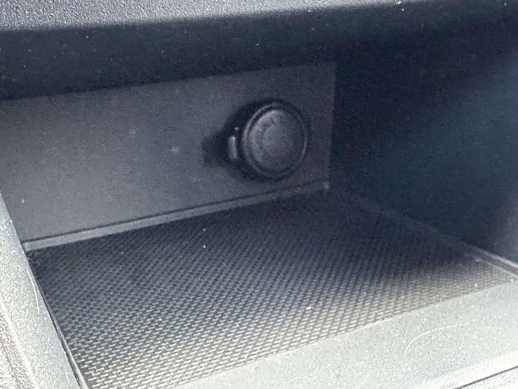 Used 2019 Subaru Crosstrek 2.0i Premium w/ Eyesight System image 21