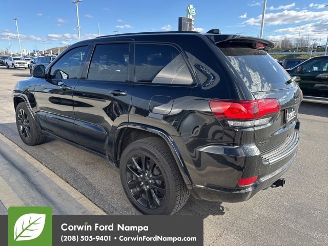 Used 2019 Jeep Grand Cherokee Altitude image 4