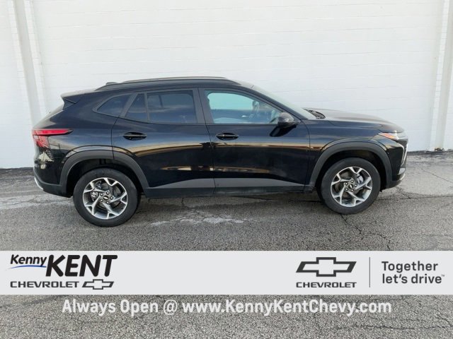 Certified 2025 Chevrolet Trax LT w/ LT Convenience Package image 3