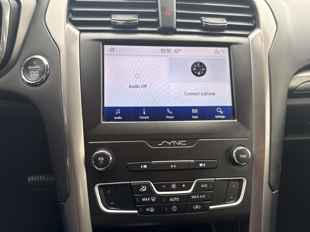Used 2020 Ford Fusion SE FWD image 29