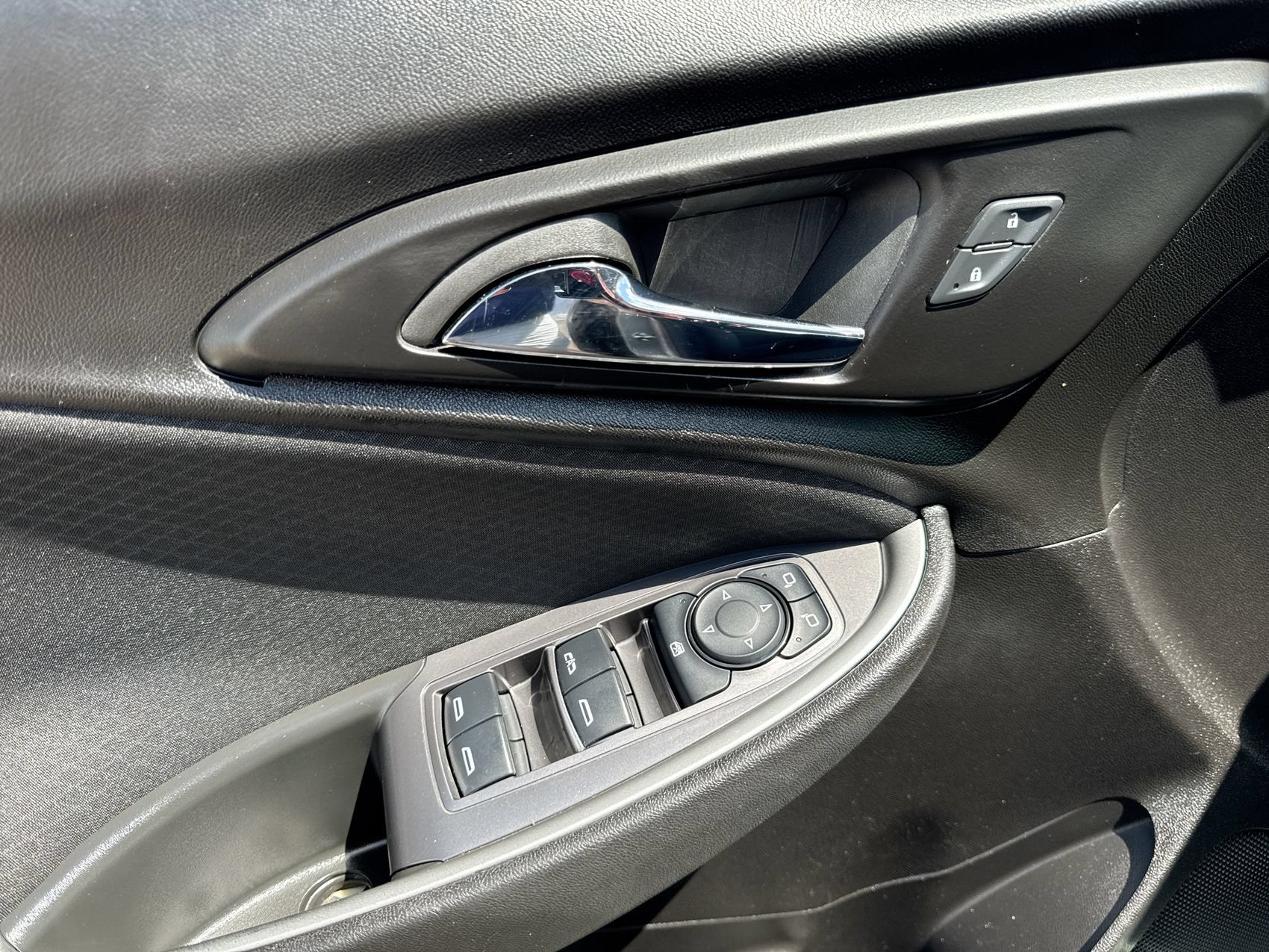 Used 2025 Chevrolet Malibu LT FWD image 13
