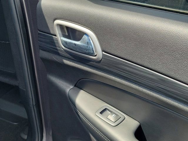 Used 2021 Jeep Grand Cherokee Laredo image 11