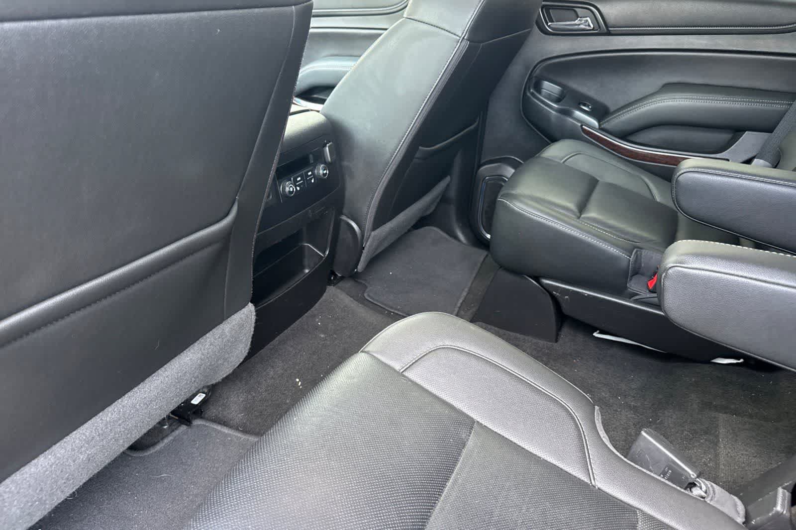 Used 2018 GMC Yukon SLT AWD/4WD image 4