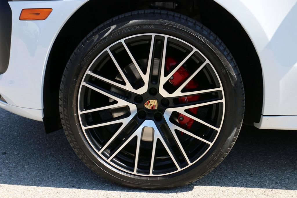 Used 2024 Porsche Macan S AWD/4WD image 9