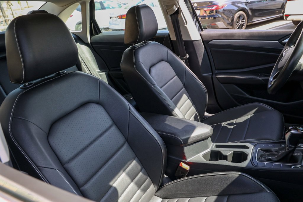 Used 2024 Volkswagen Jetta SE FWD image 20