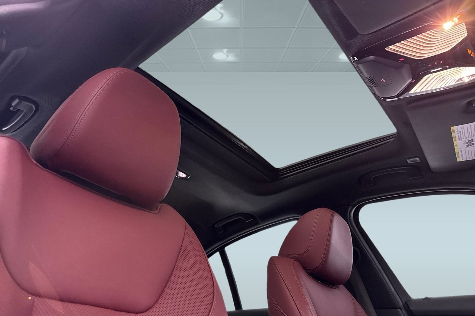 Used 2023 BMW 330i Sedan w/ Parking Assistance Package image 15