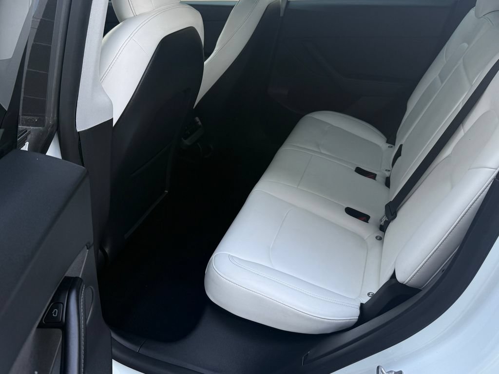 Used 2022 Tesla Model Y Long Range AWD/4WD image 29