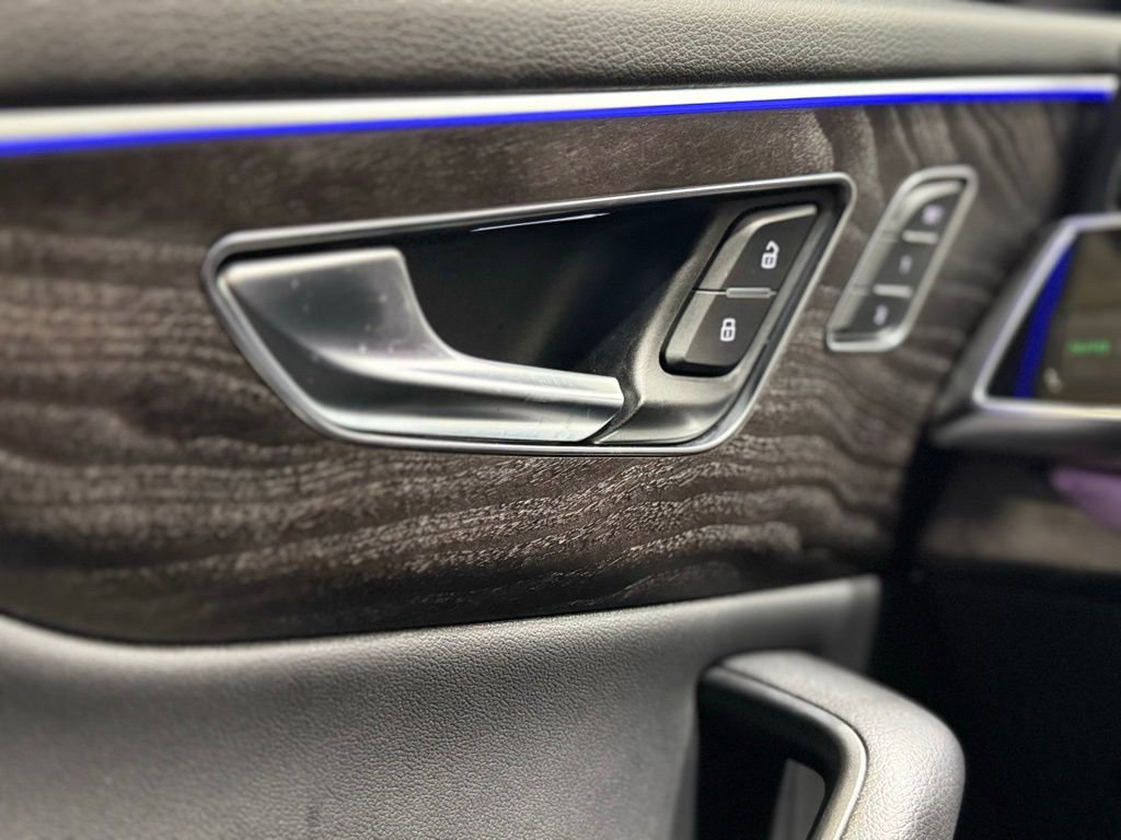 Used 2021 Audi Q8 Prestige image 32