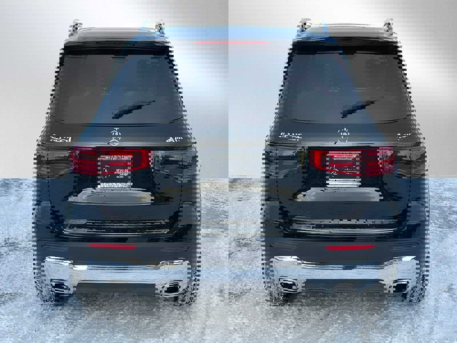 Used 2026 Mercedes-Benz GLB 250 4MATIC image 4