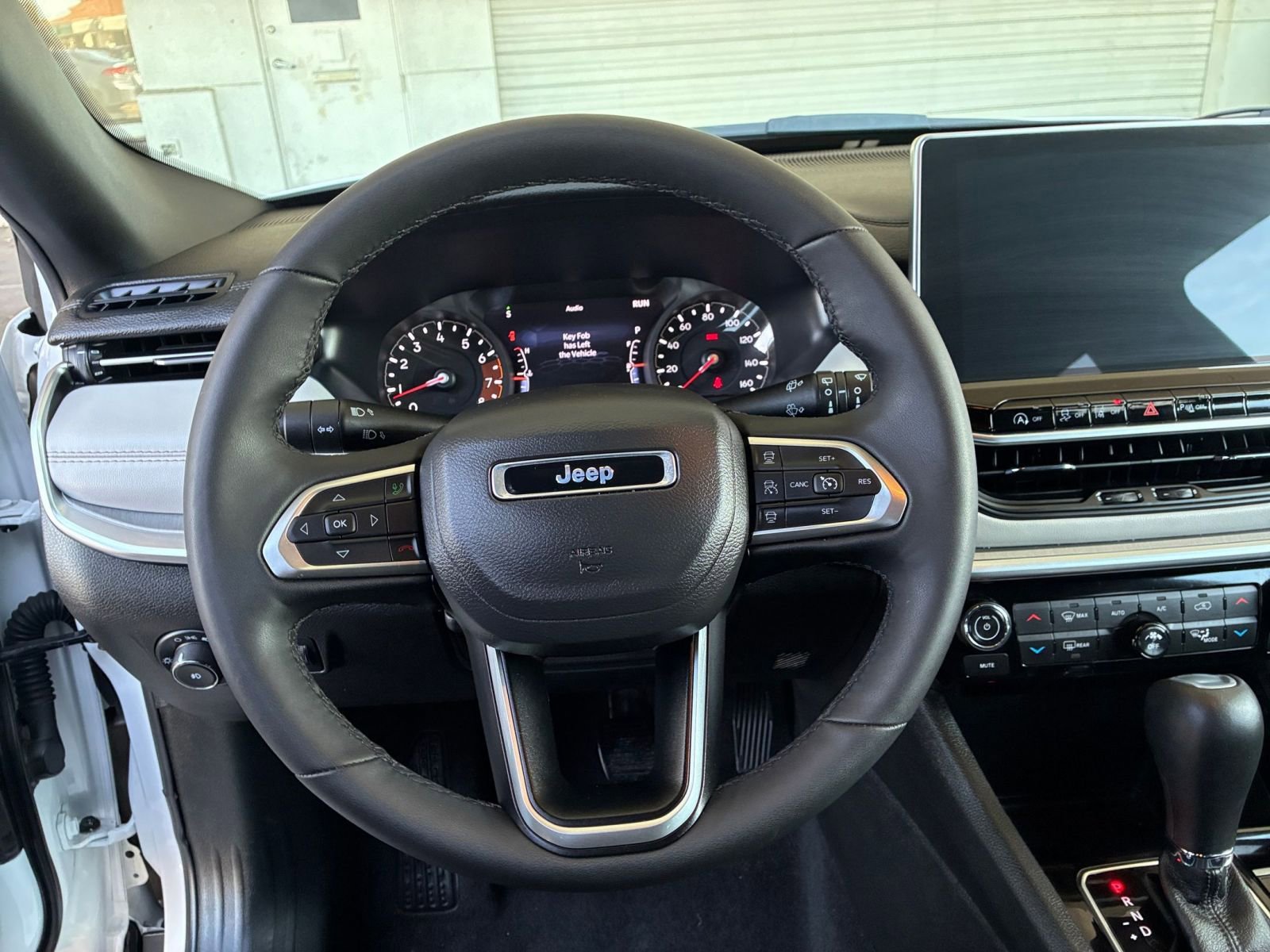 Used 2025 Jeep Compass Limited AWD/4WD image 29