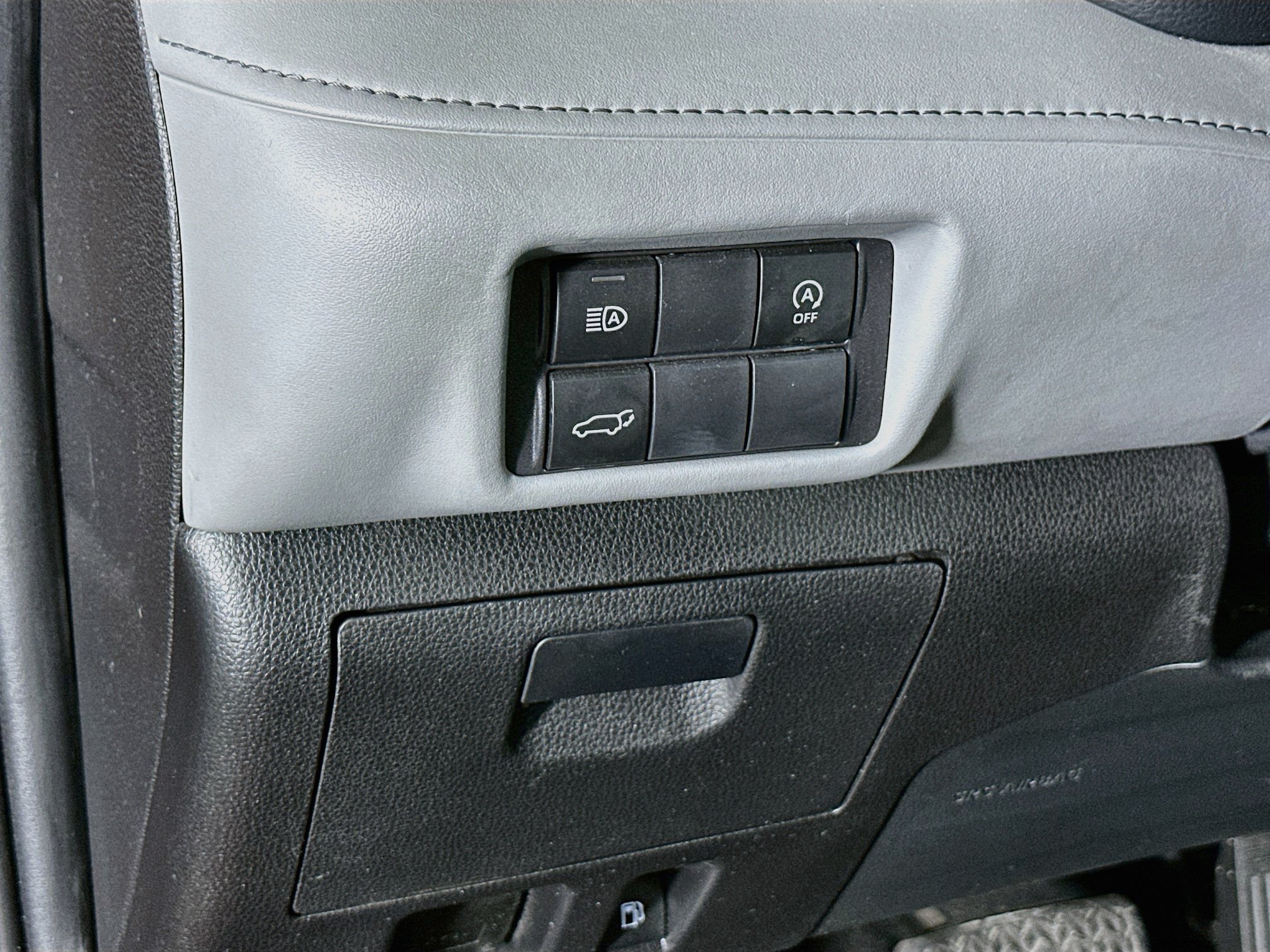 Used 2023 Toyota Highlander XLE FWD image 17