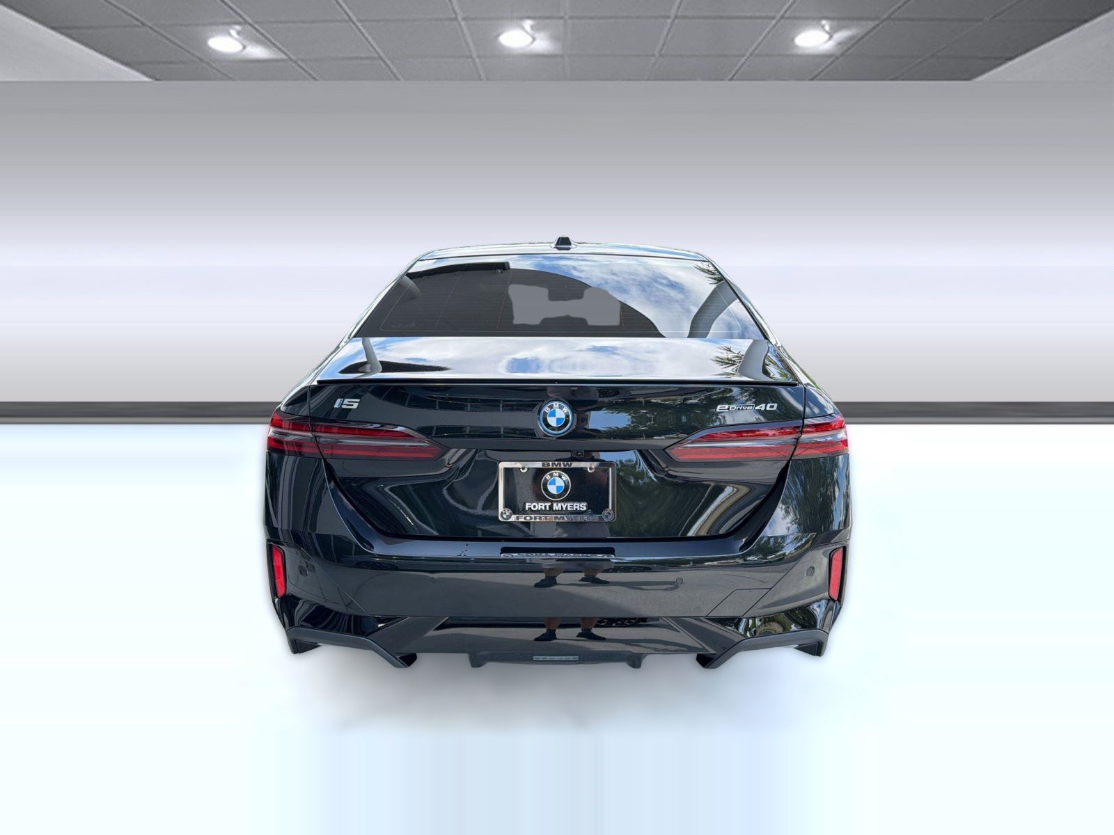 Used 2026 BMW i5 eDrive40 w/ M Sport Package RWD image 10
