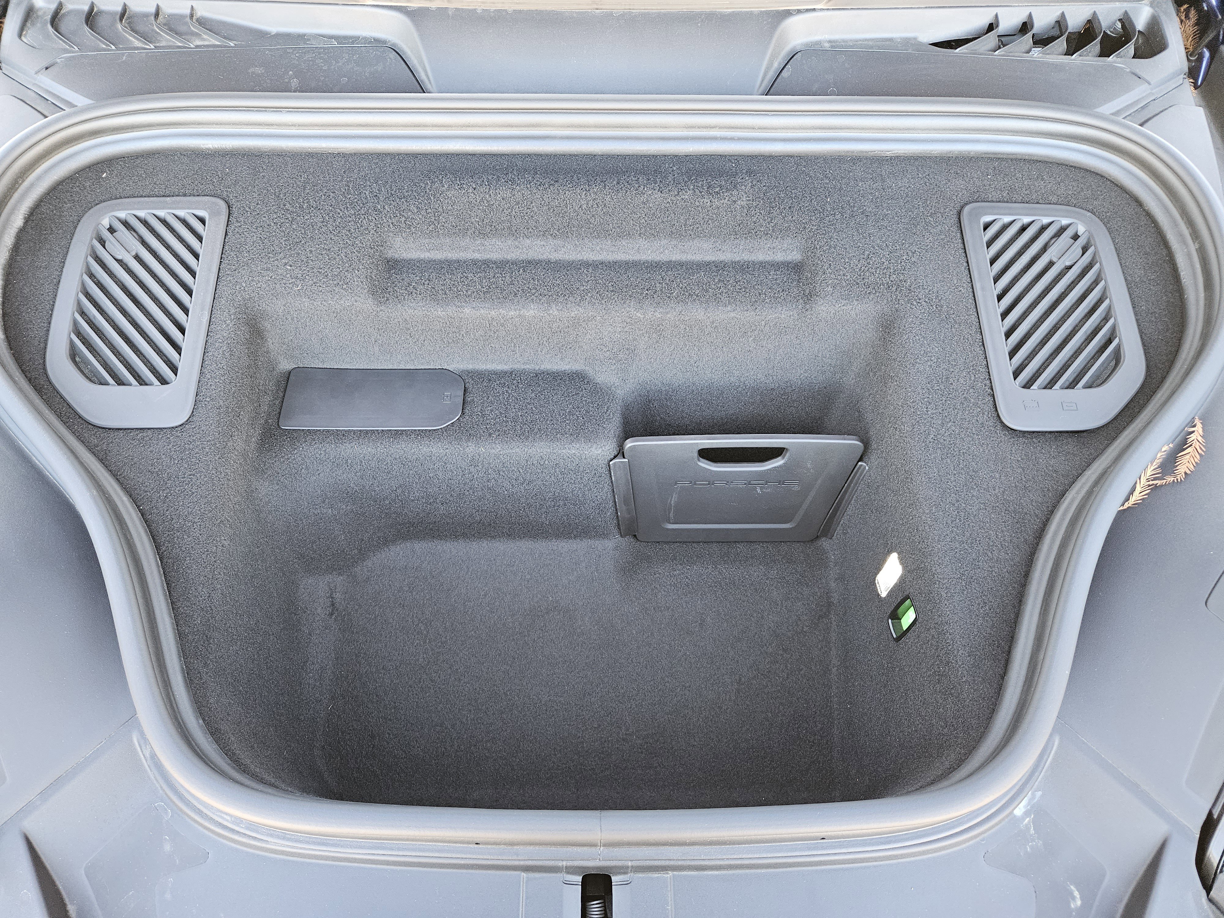 Certified 2024 Porsche Macan 4 Electric image 30