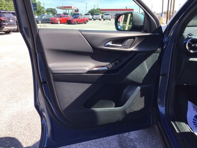 New 2026 Chevrolet Equinox LT w/ Safety and Technology Package FWD image 8
