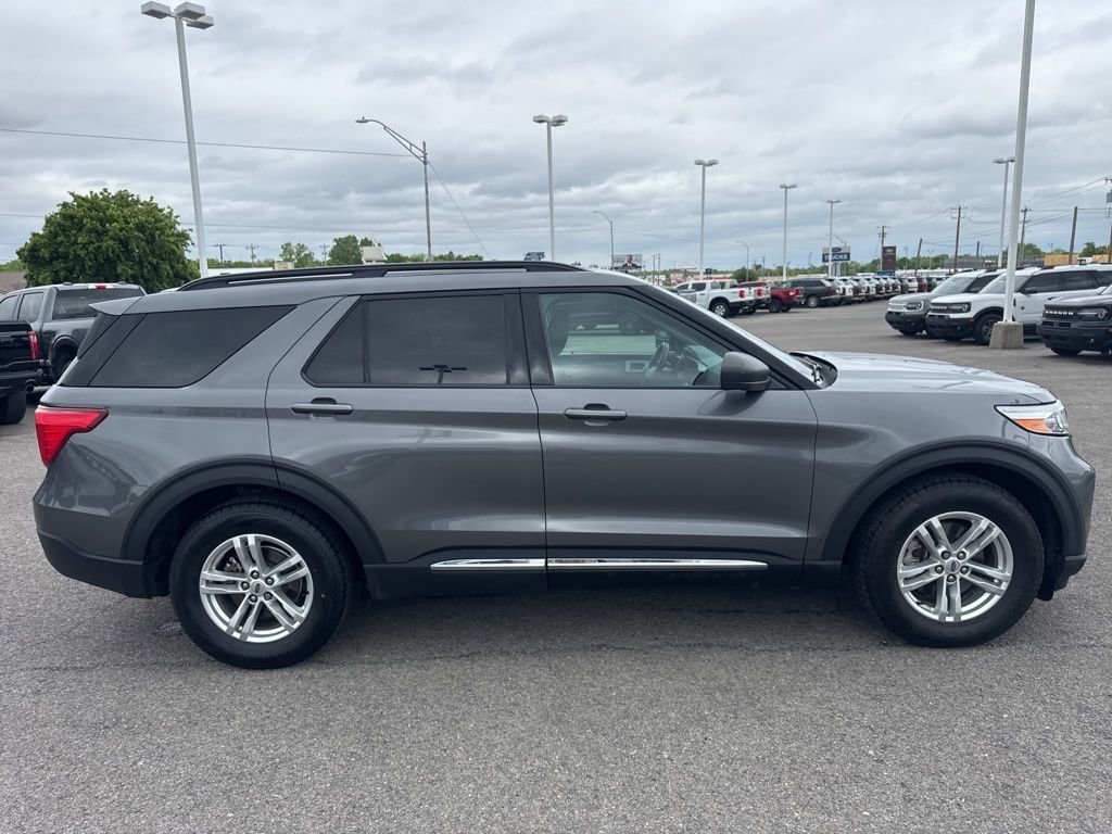 Used 2023 Ford Explorer XLT RWD image 4