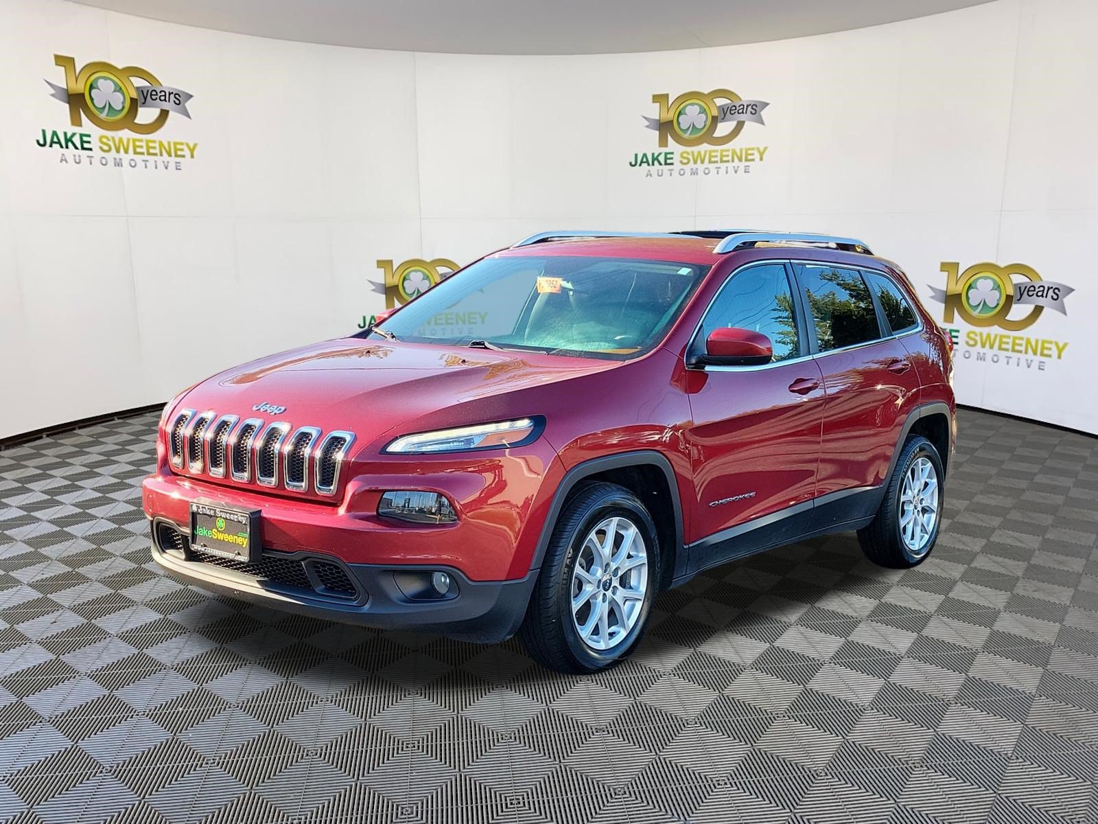 Used 2015 Jeep Cherokee Latitude w/ Cold Weather Group FWD image 3