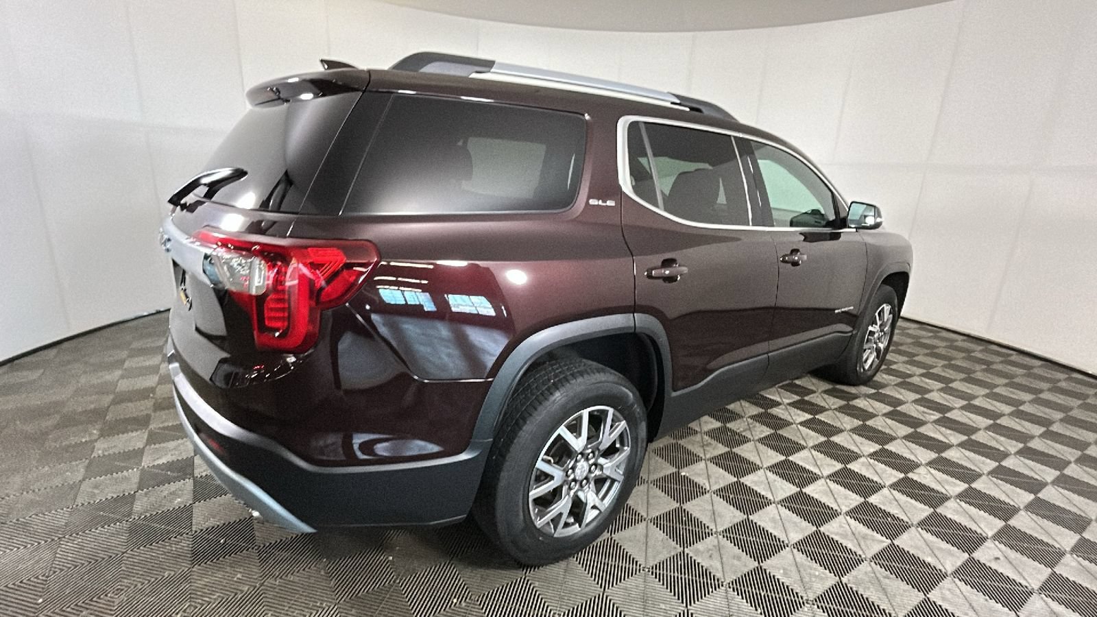 Used 2020 GMC Acadia SLE w/ Driver Convenience Package FWD video 3