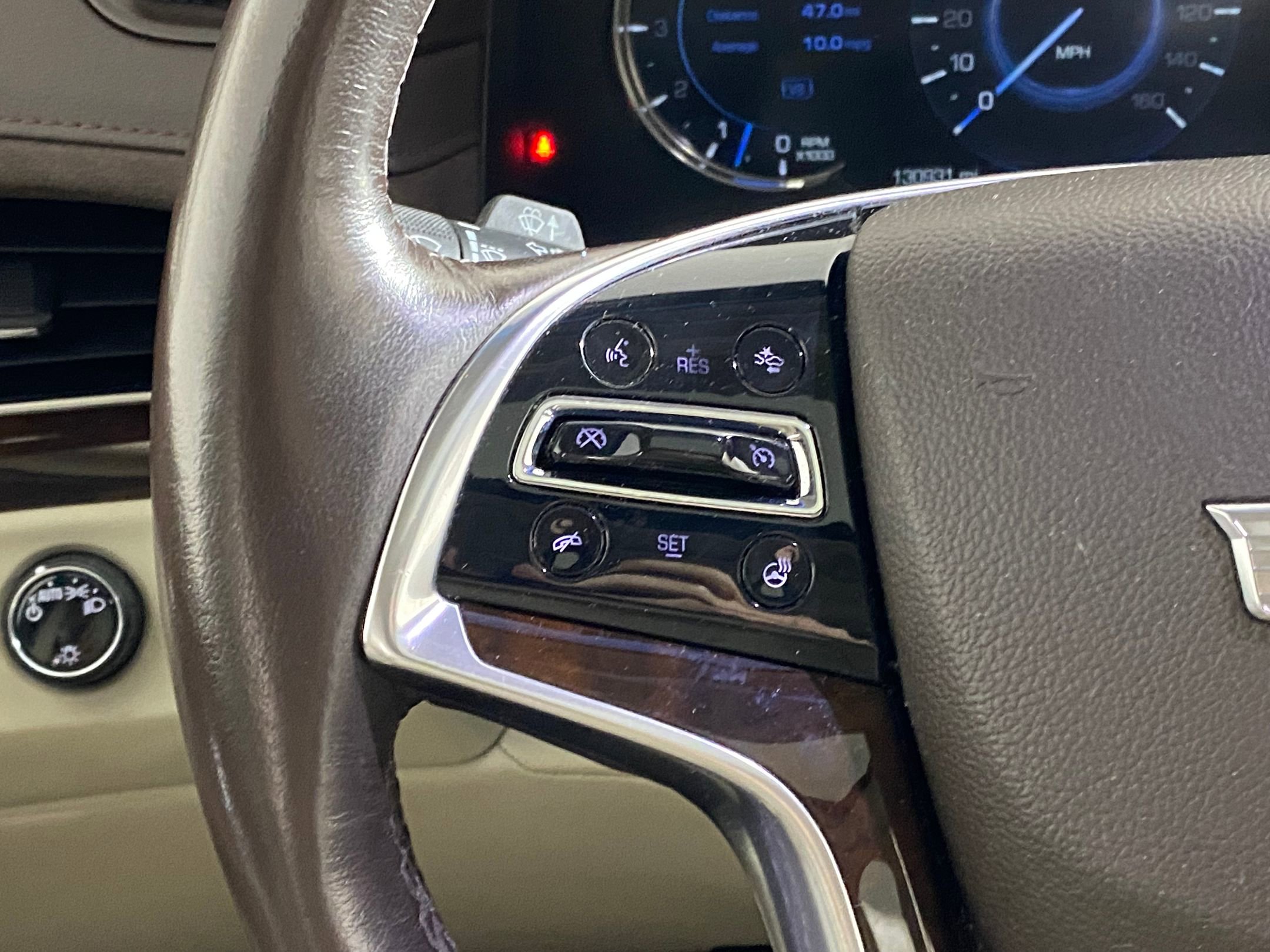Used 2016 Cadillac Escalade Luxury image 17