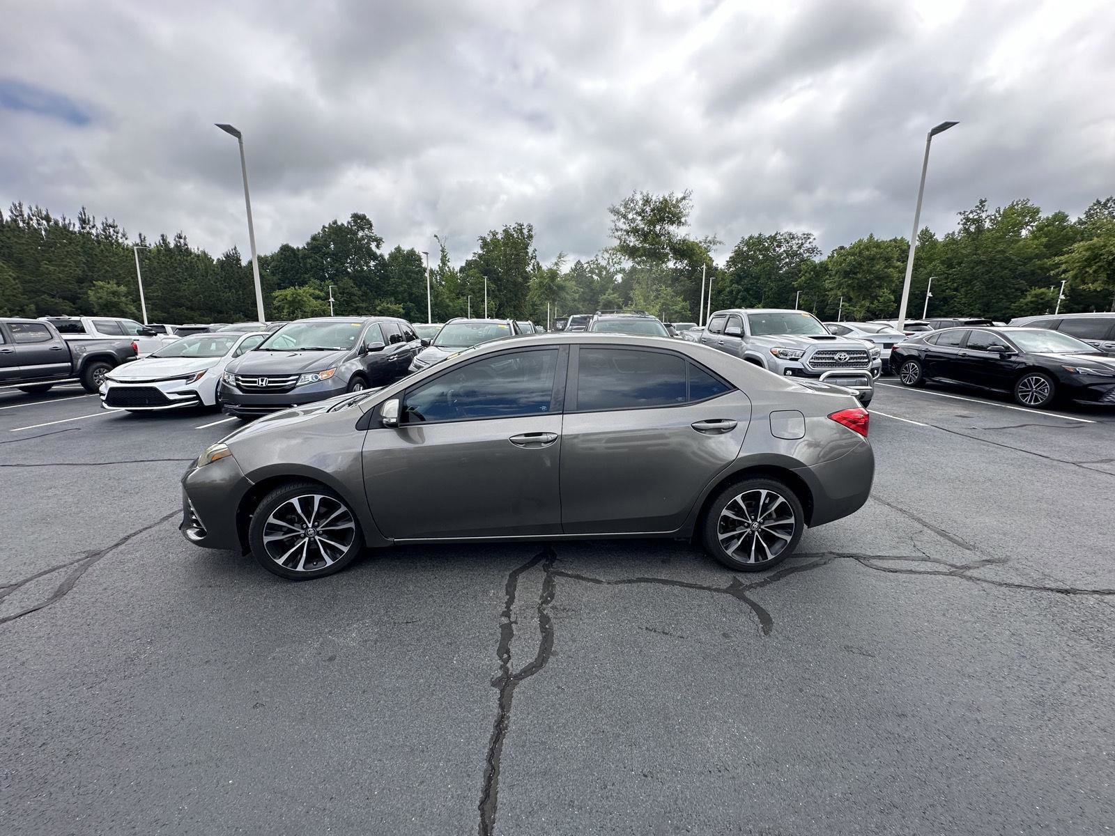 Used 2017 Toyota Corolla SE FWD image 9