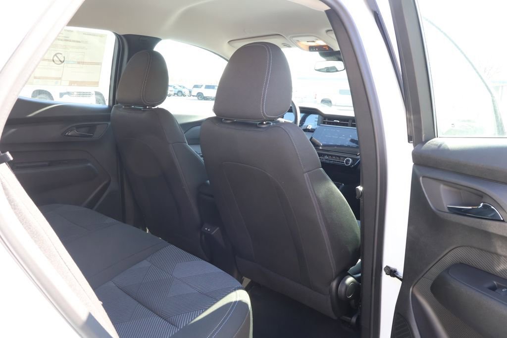 New 2027 Chevrolet Bolt LT w/ Comfort Package FWD image 36