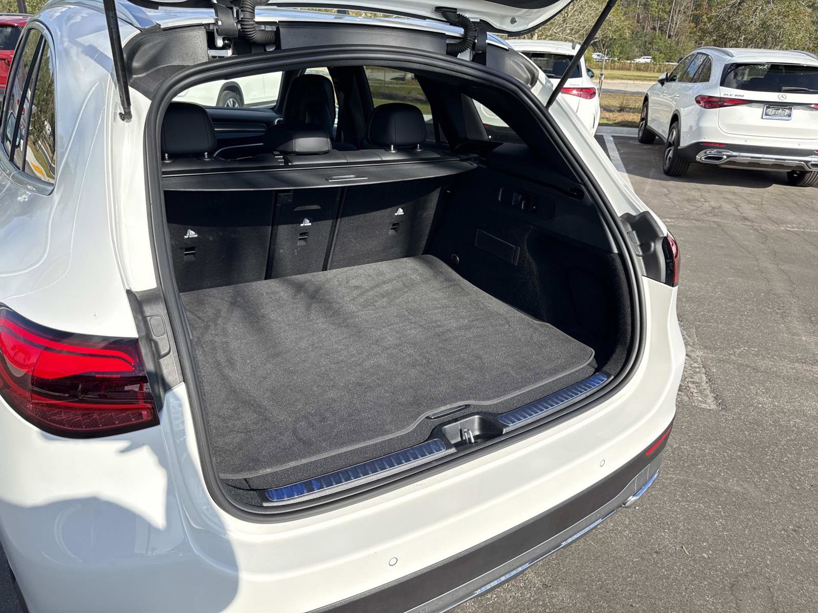 Used 2025 Mercedes-Benz GLC 300 image 12