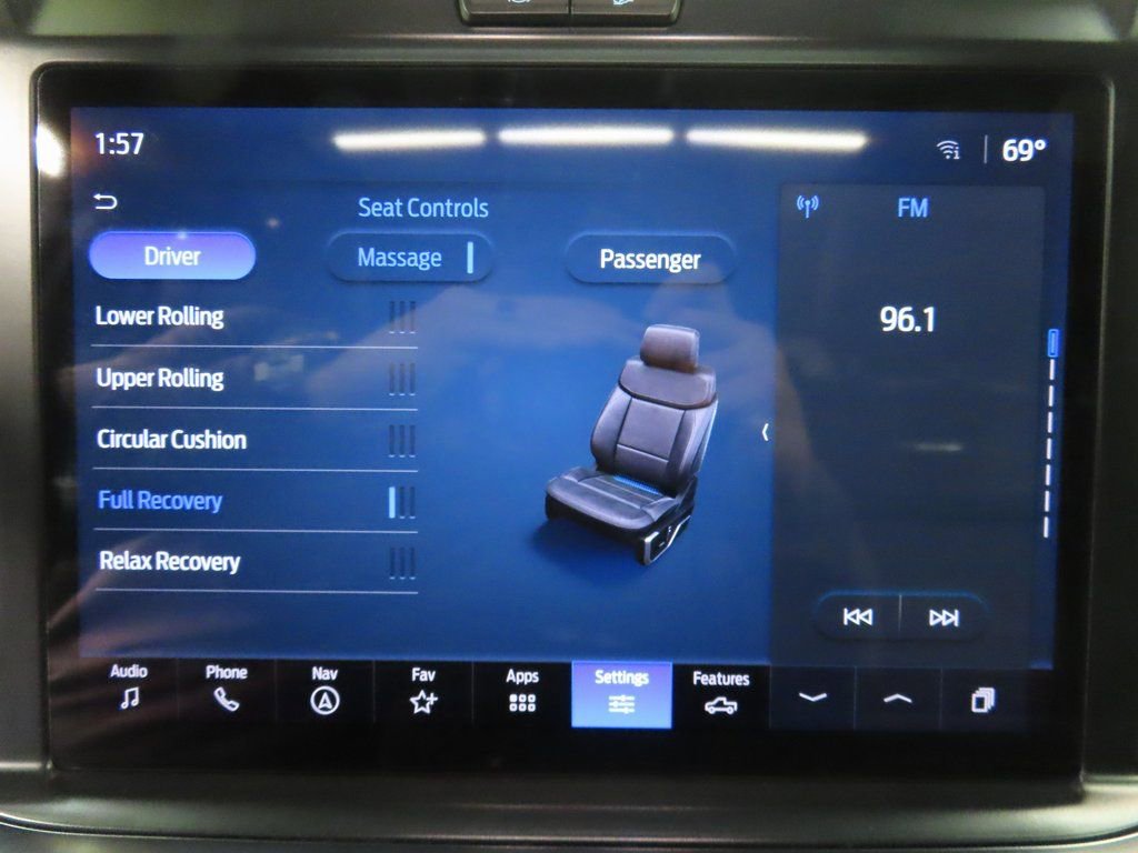 Used 2025 Ford F350 Platinum w/ FX4 Off-Road Package image 24