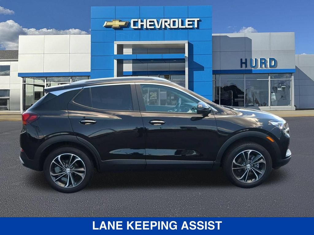 Used 2023 Buick Encore GX Select w/ Safety Package II AWD/4WD image 3