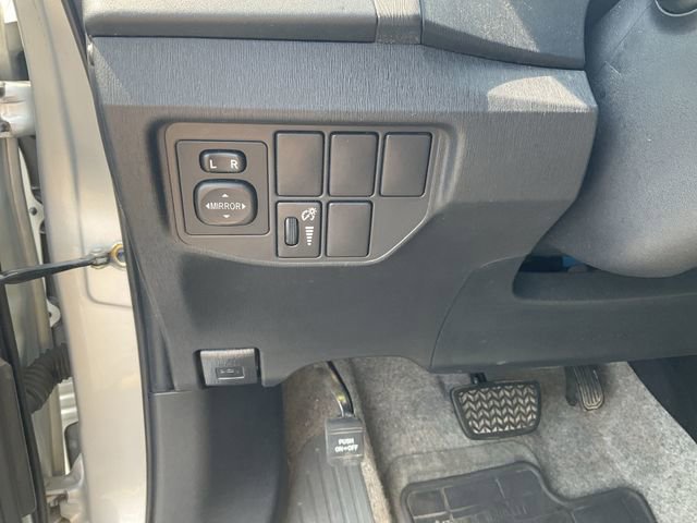 Used 2015 Toyota Prius Four FWD image 16