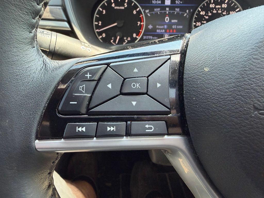 Used 2025 Nissan Altima 2.5 SL FWD image 17