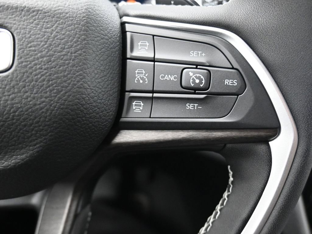 New 2025 Jeep Grand Cherokee L Limited w/ Black Appearance Package image 24