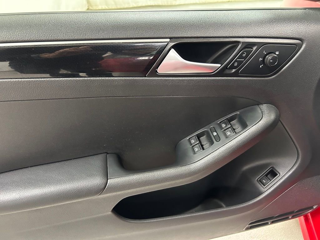 Used 2018 Volkswagen Jetta Sport image 17