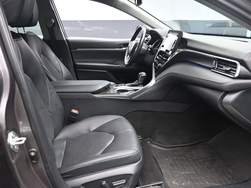 Used 2023 Toyota Camry XLE w/ Cold Weather Package image 25