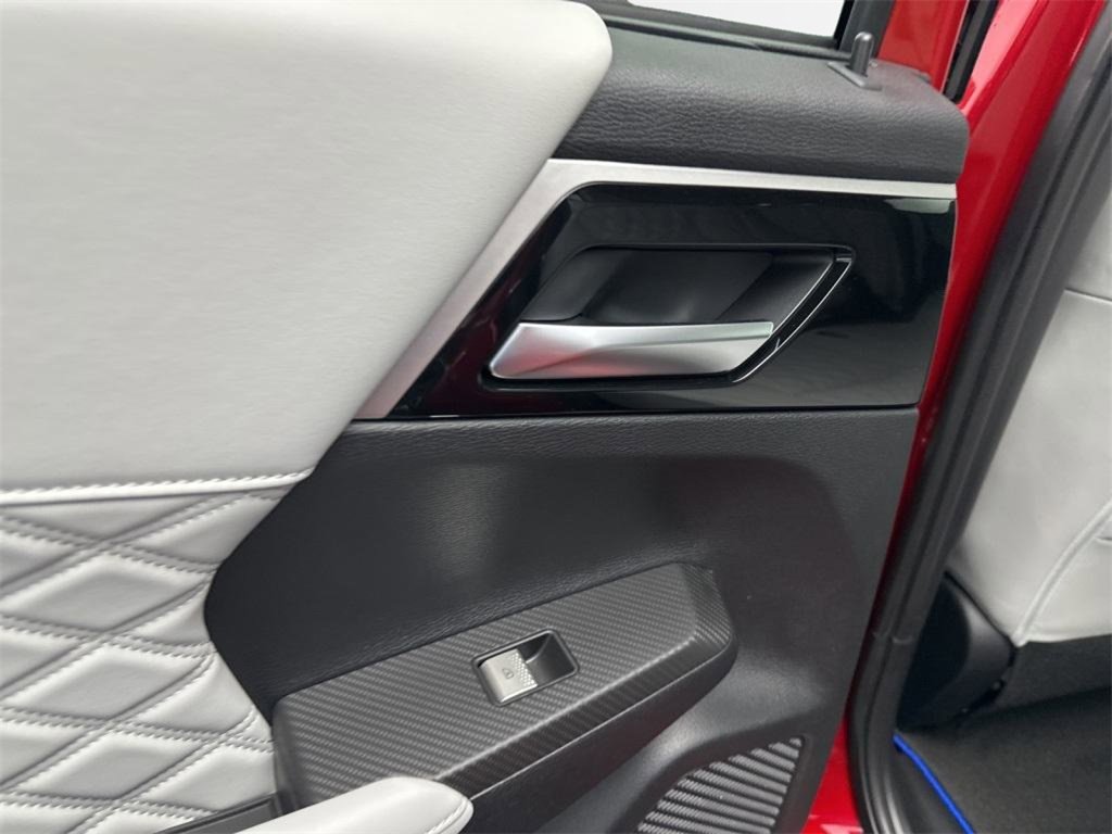 New 2025 Mitsubishi Outlander SEL image 9
