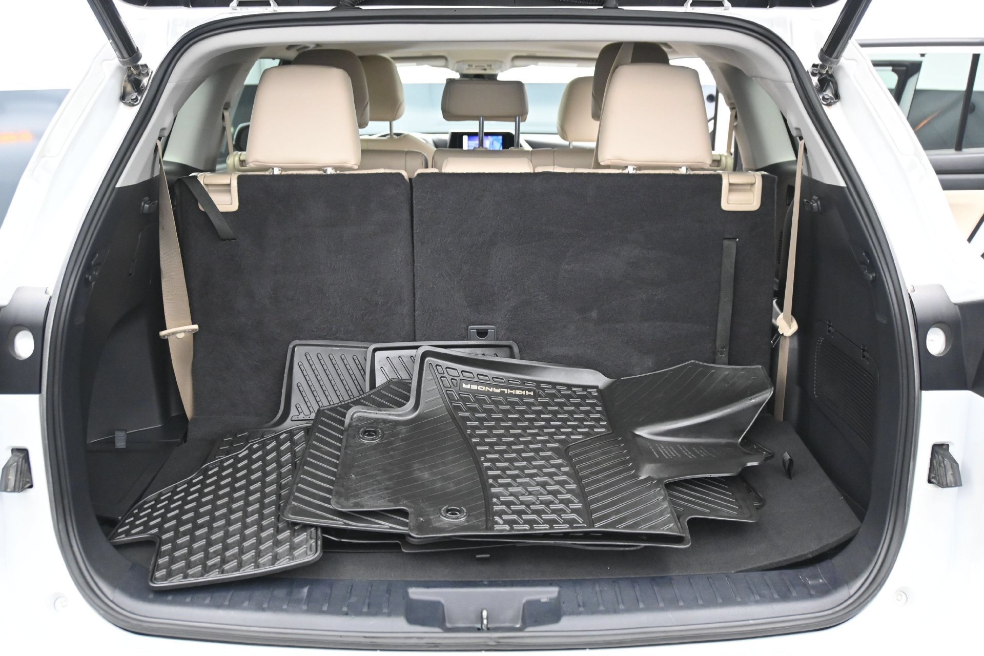 Used 2023 Toyota Highlander XLE AWD/4WD image 15