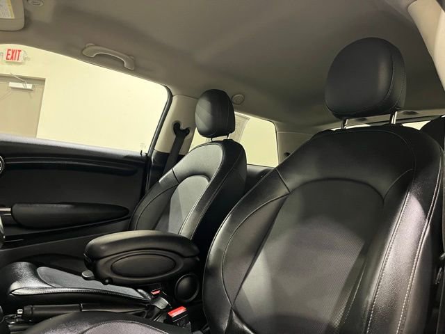 Used 2017 MINI Cooper 2-Door Hardtop image 15