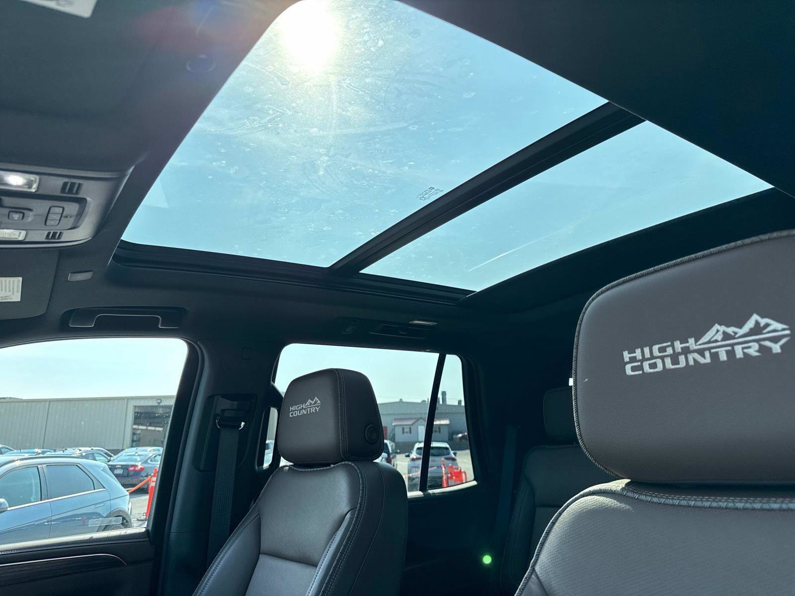 Used 2022 Chevrolet Tahoe High Country image 3